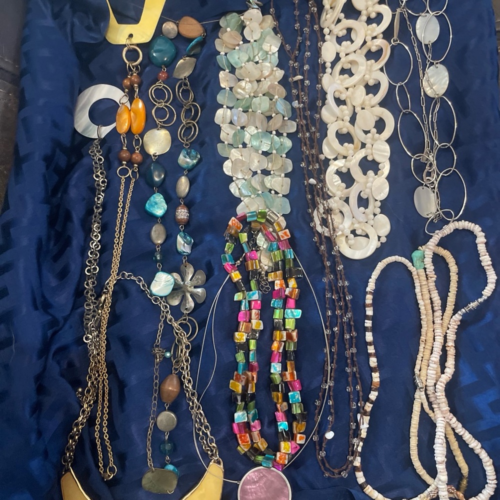 Lot Of Natural Shell  And  Stone Jewelry Necklaces Ocean Themed Over A Pound!!